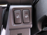 【シートヒーター】運転席と助手席をそれぞれ独立して操作できるため、座る人と室内温度にあわせた快適なシート温度が得られます♪