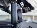【ルームミラー一体型ETC】BMWといえばルームミラー一体型のETC。ドライバーから差し込めるかたちになっておりますので、差し忘れの際も慌てずにご利用いただけます。