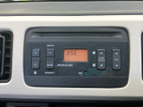 使いやすいオーディオシステムが搭載されています。ラジオやCDなどを楽しむことができます。AUX端子も備わっており、外部機器との接続も可能です。