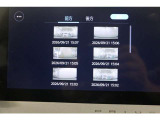 車載カメラの映像を内蔵メモリーに録画するドラレコです。別のカメラを後付けすることなく前、後映像を記録できます。万が一の場合、責任の所在を明確できるのはもちろん、観光などお出かけ先の景色を残しておけます