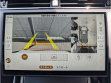 360&deg;サラウンドカメラ】全周囲のカメラを繋ぎ合わせ上からのアングルを画面上に映し出します。見やすい為バックも安全に運転できます。