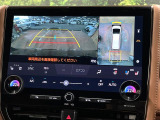 【パノラミックビューモニター】専用のカメラにより、上から見下ろしたような視点で360度クルマの周囲を確認することができます☆死角部分も確認しやすく、狭い場所での切り返しや駐車もスムーズに行えます。