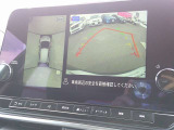 360度見えて安全安心に車庫入れをしていただけるアラウンドビューモニターを装備!