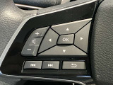 ステアリングスイッチで、目線を逸らさずオーディオの操作やメーター内のディスプレイの変更ができます。