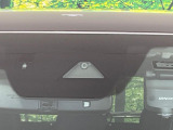 【スマートブレーキサポート】走行中に前方の車両等を認識し、衝突しそうな時は警報とブレーキで衝突回避と被害軽減をアシスト。より安全にドライブをお楽しみいただけます。