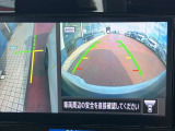 左サイドカメラとフロントカメラ運転席から死角となりやすい車両左前部分や前方部分もバッチリ見えます♪