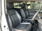 電動シートで好みのポジションで運転できます☆