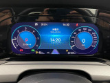 デジタル液晶メーター&rdquo;Digittal Cockpit Pro&rdquo;です。画面の切り替えは、ハンドルのボタンで簡単に操作ができます。