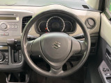インテリアに合わせたデザインのステアリングは、運転される方のことも考え、運転しやすい形状、大きさです。是非一度、実際に触ってお確かめください。