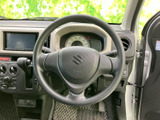 握りやすいステアリングは、運転時の操作性を高めます。スポーティーなデザインで、運転するたびに気分が上がりますね。