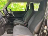 運転しやすいシンプルな操作性。視界も広く、初めての方でも安心して運転できます。快適な運転環境を提供します。