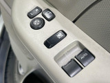 【電動格納ミラー】サイドミラーは電動格納式となっており、狭い駐車場でもキズがつくリスクを抑えられます。