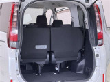 荷室はシートアレンジを行うことで広い荷室にすることが可能です 様々なシーンで活躍できますね