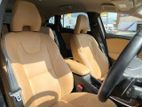 VOLVOのシートは人間工学に基づいた設計となっており、長時間の運転でも疲れにくいと定評があります。当店ではモデルにより試乗可能なお車もご用意しておりますので、ぜひ座り心地をご体感ください。