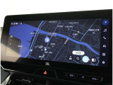 純正ナビを装備。タッチパネル式で使いやすく、お出かけもラクラクです。
