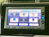 CD、ラジオ、SDカードなど、様々なメディアに対応。お好みの音楽や番組を車内で楽しめます。長距離ドライブも快適に過ごせるでしょう。