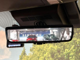 【デジタルインナーミラー】後席の大きな荷物や同乗者で後方が確認しづらい時でも安心!カメラが撮影した車両後方の映像をルームミラー内に表示。クリアな視界で状況の確認が可能です!