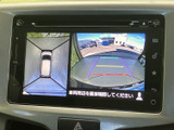 バック時の安全性を高めるカメラ付き。狭い場所でもスムーズな駐車をサポートしてくれる頼もしい機能です。駐車が苦手な方も安心です。