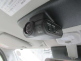 フロント+車室内ドライブレコーダー!社内および車側面の撮影記録が駐車時の安心を高めるとともに走行中の幅寄せ対策や後方撮影(リヤガラス越し)にも対応♪