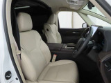 長時間の運転でも疲れにくいシートです。