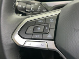 Travel Assist。設定した速度を上限に自動で加減速し、一定の車間距離,およ走行レーンを保つことでロングドライブの疲労を軽減します。