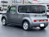 後席窓ガラスはプライバシー(スモーク)ガラスです。