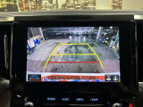 【バックカメラ】運転席から画面上で安全確認ができます。駐車が苦手な方にもオススメな便利機能です。