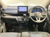 運転席からの視界が左右に広く隅々まではっきりと見渡せます。車の前端も把握しやすく安心して運転できます。