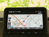 見やすい地図表示で、初めての道でも安心。スムーズなナビゲーションで、目的地までストレスなくご案内します。