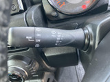 雨天時でもクリアな視界を確保できるワイパーレバー。安全運転をサポートする頼もしい機能です。