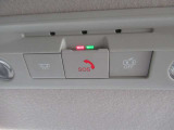 SOSコール搭載車です。スイッチによる任意起動とエアバッグが作動による自動起動で、緊急通報が可能です。(別途、有料申し込み)