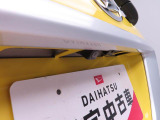 【パノラマモニター】上からの映像を表示。前後左右のカメラで合成し、運転席からの目視だけでは確認しにくい状況をリアルタイムで見晴らせます