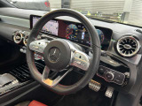 メルセデス・ベンツ車は、妥協を許さない常に高水準の技術と品質をもって製造されており、いつもでも変わらぬ価値を提供いたしております。