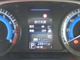 車両の各種設定はステアリングスイッチで目線をそらさず操作できます。