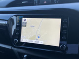 見やすい地図画面で、目的地へのナビゲーションをサポートします。スムーズな移動を可能にし、快適なドライブを応援します。使いやすさも魅力です。