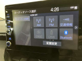 電話を手に持って運転するのは違反です!ハンズフリーで運転中は通話しましょう!通話、音楽再生等さまざまな接続がワイヤレスで可能なのは嬉しいですね!