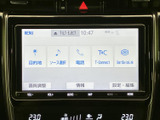 見やすい地図表示で、運転に集中できます。道路状況や周辺施設の情報も確認でき、スムーズな移動をサポートします。