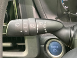 雨天時でもクリアな視界を確保できるワイパーレバーです。操作も簡単で、安全な運転をサポートします。