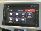 多彩なソースに対応し、快適なドライブを演出。ラジオやCDはもちろん、USBやBluetooth接続も可能です。色々な音楽を楽しめますね。