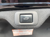 【パワーバックドア】スマートキーや運転席のボタンを押すだけでリアゲートが自動で開閉します!荷物を持っている時や、高い位置にあるバックドアを閉める際に便利な機能です♪