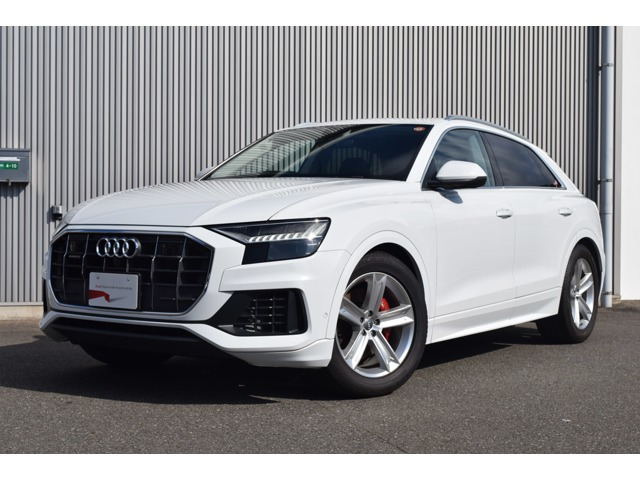Q8 55 TFSI クワトロ デビューパッケージ ラグジュアリー 4WD 