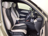 Honda認定中古車 U-Selectは3つの安心をお約束します。■Honda車のプロが整備した安心■第三者機関がチェックした安心■購入後もHondaが保証する安心