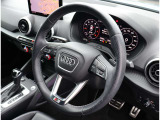 Audi正規ディーラーが高品質をお約束。高度な訓練・教育を受けたAudi専任メカニックが、100項目にもおよぶ精密な点検を実施いたします。すべてをクリアしたAudi車だけが、あなたのお手元に届けられるのです。