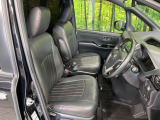 運転席シート廻りは使用感も少なく、良好な状態となっています。丁寧に使われていたことがよくわかりますね。