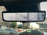 【デジタルインナーミラー】後席の大きな荷物や同乗者で後方が確認しづらい時でも安心!カメラが撮影した車両後方の映像をルームミラー内に表示。クリアな視界で状況の確認が可能です!