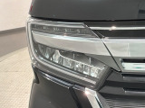 LEDヘッドライトは、点灯の瞬間から最大光量を発揮し、突然暗くなるトンネルなどでの安定感を高めます。