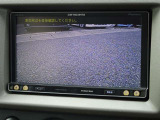 バックカメラ取付済みです。後退時に後方を確認しやすくなっており安心です!!