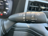 【オートライト(AUTO)】外の明るさをシステムが感知して、自動でヘッドライトが点灯します!ヘッドライトをつけ忘れを防ぐ便利機能です。