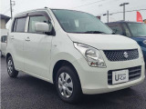 当社の優秀なスタッフがしっかり点検整備をさせていただいてからご納車いたします!さらに!エンジンオイル、エレメント・ミッションオイル・ワイパーゴムを新品交換になります!これで安心して乗って頂けます!
