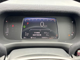 視認性の高いメーター類は、運転に必要な情報を的確にドライバーへ伝えます。直感的に操作でき、安全運転をサポートします。運転に集中できます。